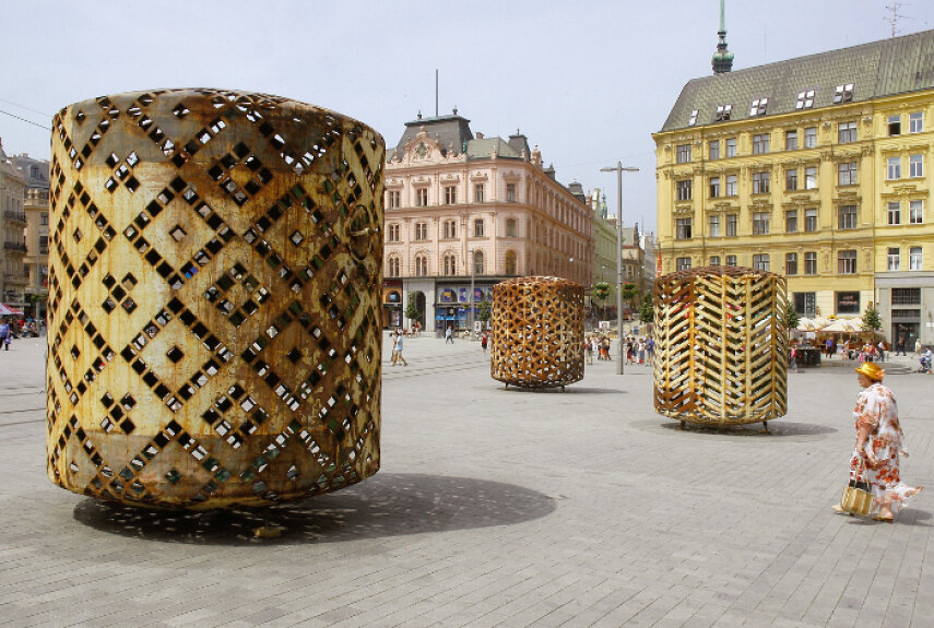 Čestmír Suška,  Fish Bone, 2006, steel. Snowflakes, 2006-2007, steel. Tablecloth, 2006-2007, steel,  Náměstí Svobody